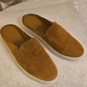 Vince Brown Tan Suede Flats with Sleek Design